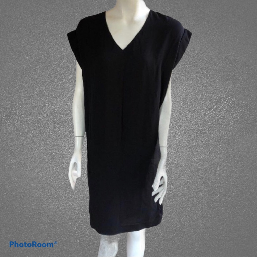 THEORY Drop Waist Vneck Black Dress sz10